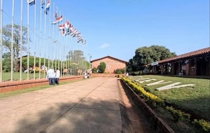Madre denuncia amenaza contra su hija estudiante