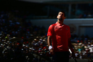 Versus / Djokovic critica los abucheos del público "irrespetuoso" de Roland Garros