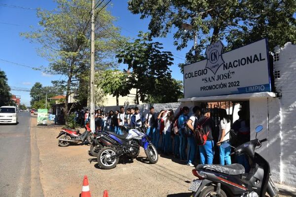 Implementan medida de seguridad en un colegio de Limpio