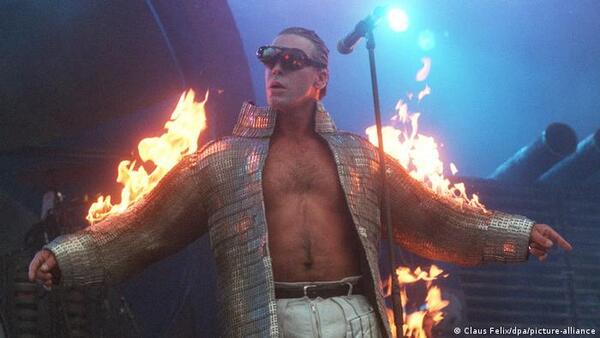 Surgen nuevas acusaciones de abuso sexual contra vocalista de Rammstein
