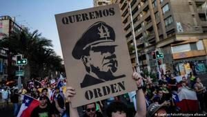 Chile debate sobre Pinochet: "Nadie haría una lista de las cosas buenas que hizo Hitler"