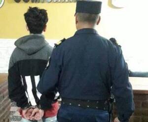 ¡Madre hay una sola! Detuvo y entregó a los polis a su hijo pokovi
