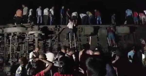 La Nación / India: accidente de tren deja 50 muertos y más de 500 heridos