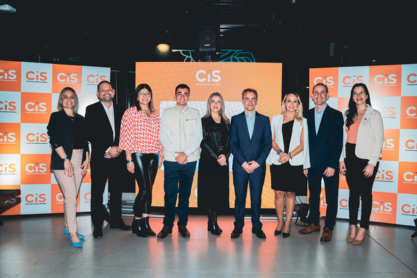 Realizan lanzamiento oficial del C铆rculo de Iniciativas del Seguro (CIS) - Revista PLUS