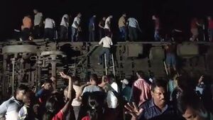 Unos 120 muertos y más de 850 heridos en choque de trenes en India