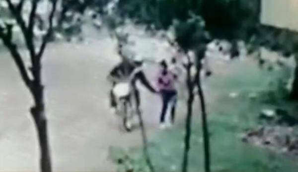 ¡De terror! Depravado acosa a colegiantes en las calles de Capiatá