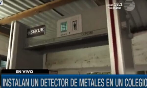 Instalaron detector de metales en un colegio | Telefuturo