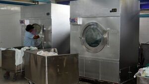 IPS: Con amparo intentan detener tercerización de lavado y planchado
