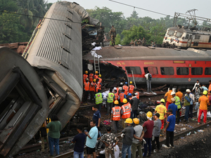Diario HOY | La peor tragedia ferroviaria: 280 muertos y cientos de heridos en India