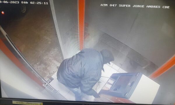 Intentan hurtar cajero en CDE