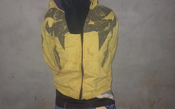 Detienen a sujeto que golpeó a su madre anciana y hermana