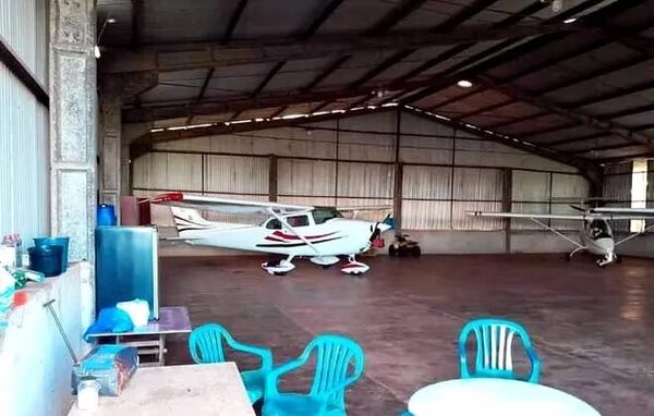 Asalto y toma de rehén en un hangar en Santa Fe del Paraná - Noticiero Paraguay