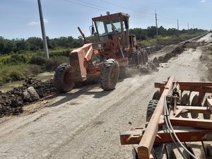 Mejoran transitabilidad de caminos no pavimentados en el Alto Paraguay - .::Agencia IP::.