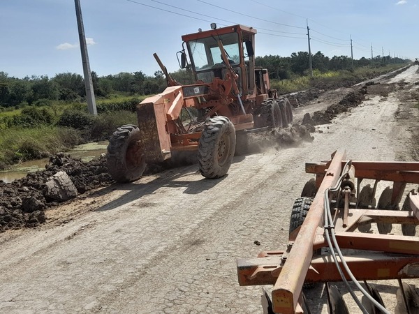 Mejoran transitabilidad de caminos no pavimentados en el Alto Paraguay - .::Agencia IP::.