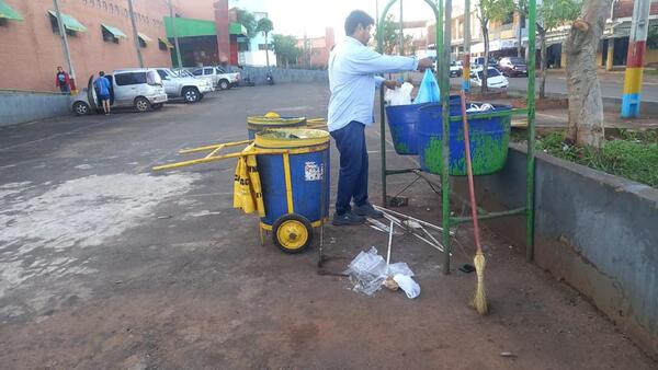Refuerzan trabajos de limpieza en la Feria Municipal de Encarnación