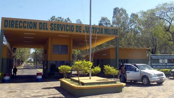 Coronel detenido por intento de soborno al querer dar un celular al preso Tío Rico