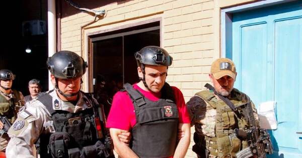 La Nación / Detienen a militar por intentar introducir un celular a la celda de Tío Rico