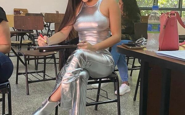 El look que eligió Laurys para rendir y que alborotó al rollo
