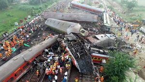 India sufre su peor accidente de tren en el siglo XXI: Más de 260 muertos