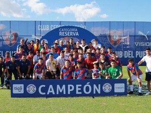 Cerro Porteño recibió el título de campeón - APF