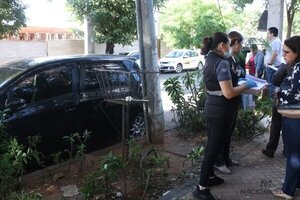 Mujer encuentra muerto a su esposo en el auto: no había rastros de violencia