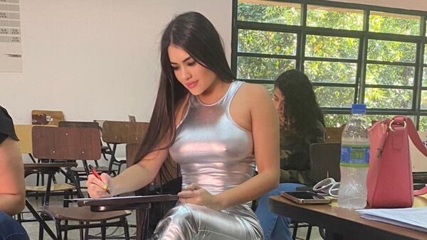 Laurys Dyva mostró su look plateado para rendir y abogados le bajaron la caña