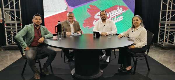 Mesa Técnica de Padres con miembros representantes de las Federaciones
