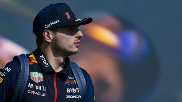 Max Verstappen en ‘pole’ y Sainz sale segundo en Barcelona