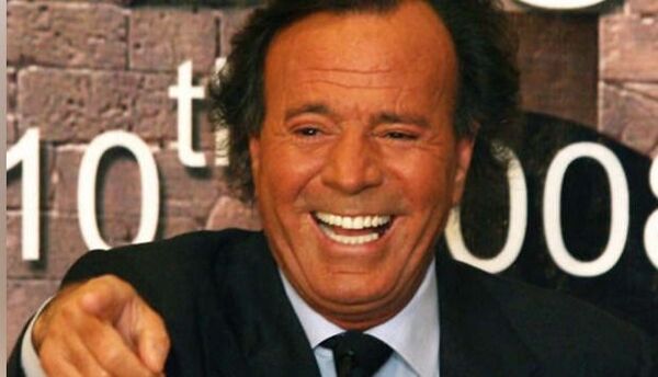 Julio Iglesias ya no es como lo recordabas