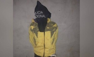 Detenido tras golpear y amenazar a su madre y su hermana