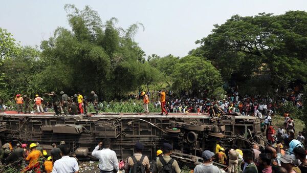 Elevan a 288 los muertos en el peor accidente de tren del siglo XXI en la India
