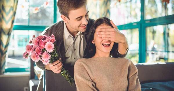 La Nación / Love bombing: cuando el “amor” en exceso hace daño