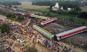 Diario HOY | Identifican la causa y los "responsables" del accidente ferroviario en India