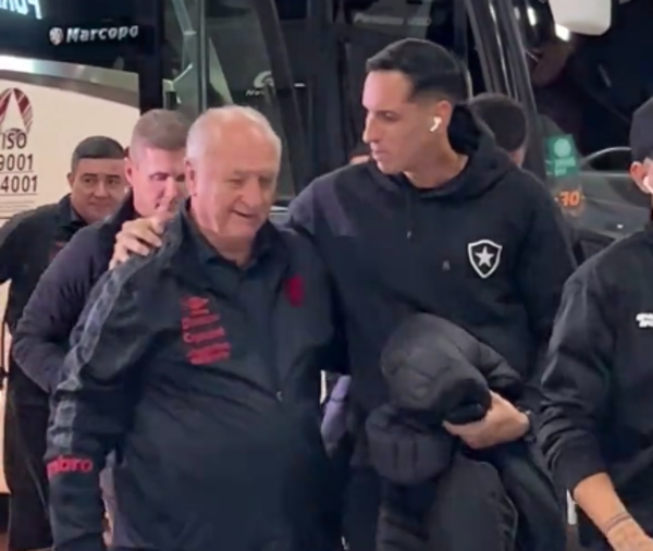 Versus / Una larga charla y abrazos: El emotivo encuentro entre Gatito Fernández y Scolari