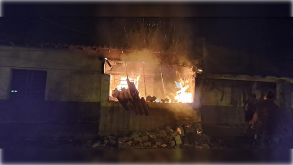 ¡Nde bárbaro! Incendio consume la cantina de un cole