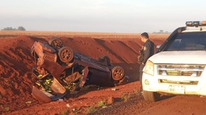 Dejan abandonado un vehículo que volcó en la ruta Santa Fe-Pikyry - La Clave