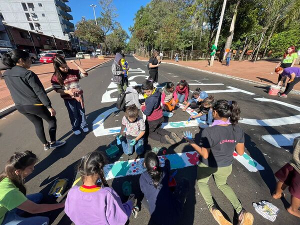 CDE: Con arte urbano, niños expresaron rechazo por juramento de “Mbururu” en el Senado - ADN Digital