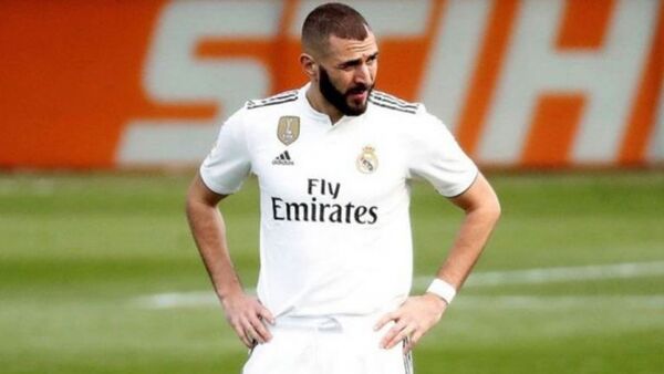 Real hace oficial la salida de Benzema