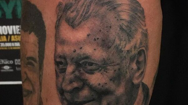 Fanático colo‘o se tatuó el rostro de Kalé Galaverna y dijo que lo admira’