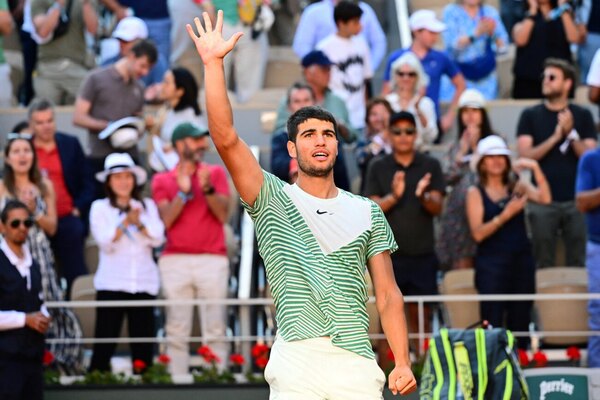 Versus / Alcaraz exhibe un tenis total ante Musetti y ya pisa los cuartos