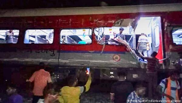 Catástrofe ferroviaria en India se debió a “falla de señalización”, según autoridades - El Trueno