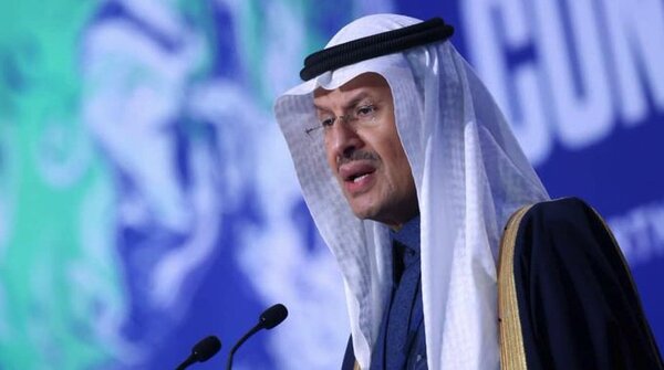 Arabia Saudita anuncia nuevo recorte de petróleo de 1 millón de barriles por día