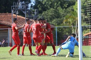 Versus / Intermedia 2023: Salgueiro debuta con triunfo en Fernando e Independiente golea en Capiatá
