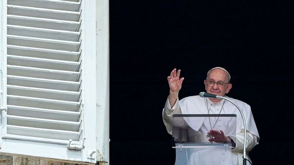 Papa denuncia el “placer en la tortura” al hablar de guerra y acoso escolar