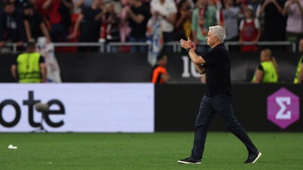 José Mourinho se queda en la Roma