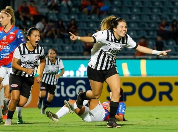 Final en blanco y negro tendrá el futbol femenino - La Tribuna