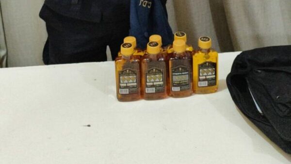 Policía intentó meter 8 petacas de caña al Buen Pastor