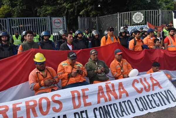 Aña Cua: obreros anuncian huelga de hambre y encadenamiento para exigir firma de contrato colectivo - Nacionales - ABC Color