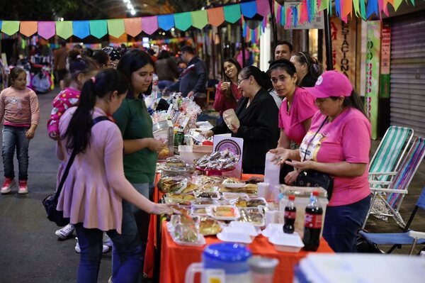 Feria de mujeres emprendedoras se desarrolló con éxito en el centro de CDE - La Clave