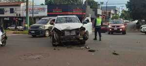 Accidente de tránsito involucra a 4 vehículos en el microcentro de Encarnación